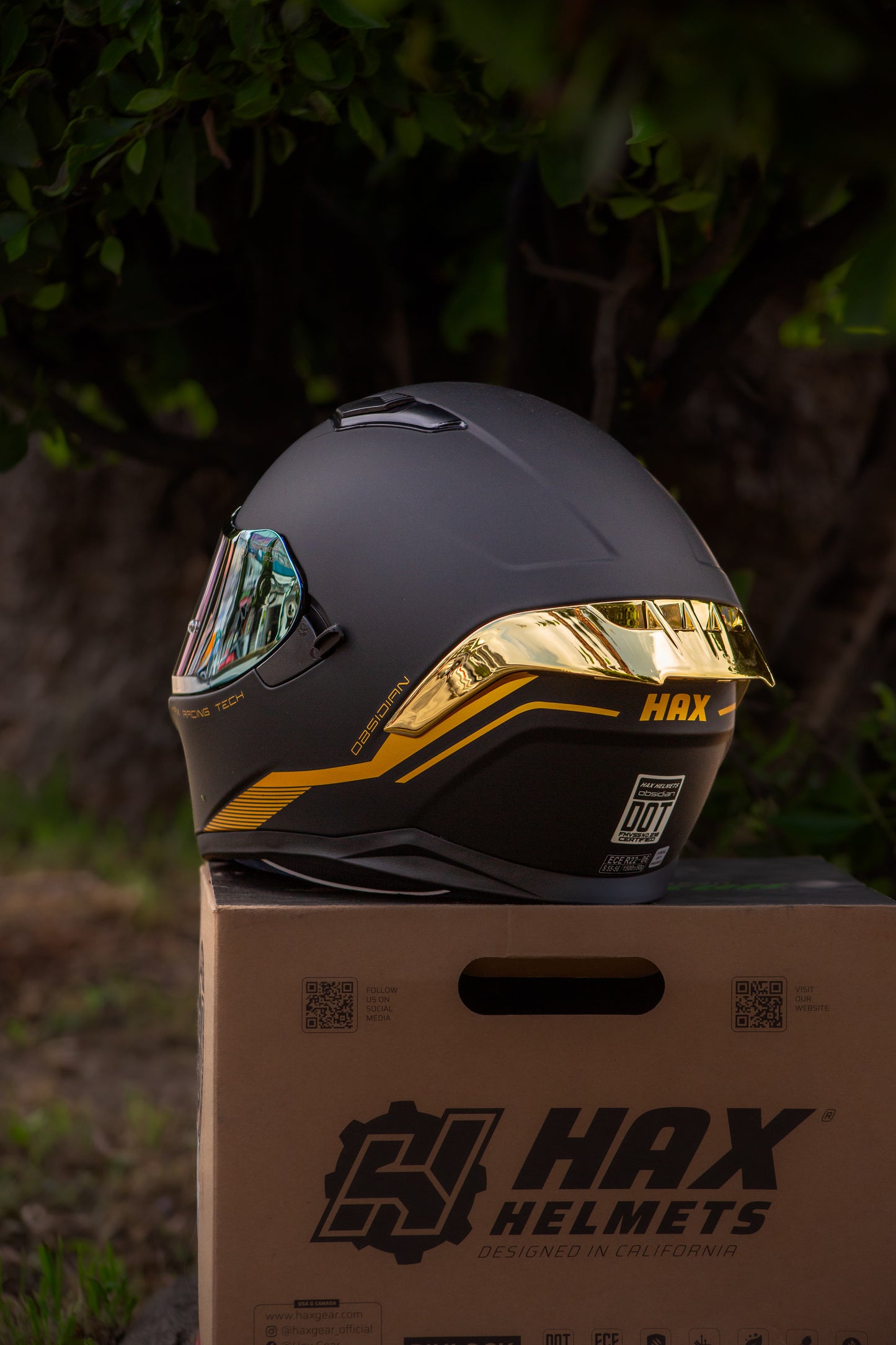 CASCO HAX OBSIDIAN NEGRO MATE/DORADO