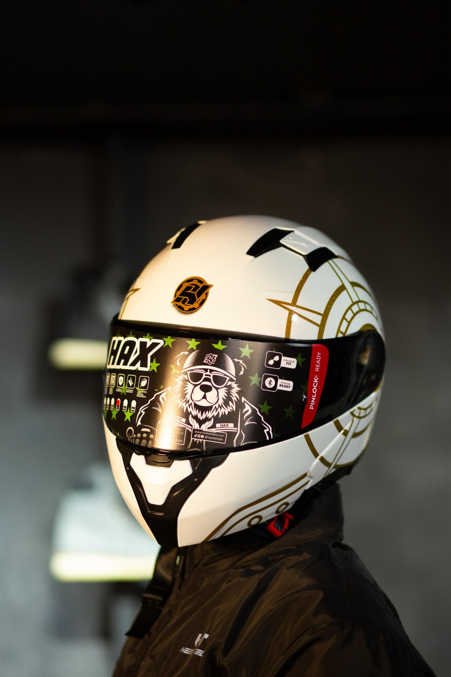 CASCO HAX ABATIBLE AMATISTA BLANCO/DORADO