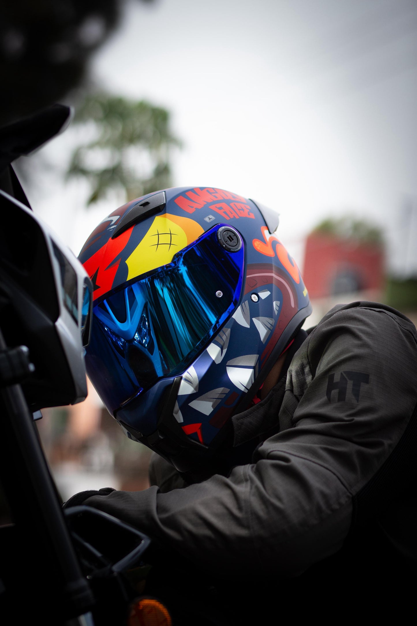 CASCO AXXIS FENIX ANGRY FACE