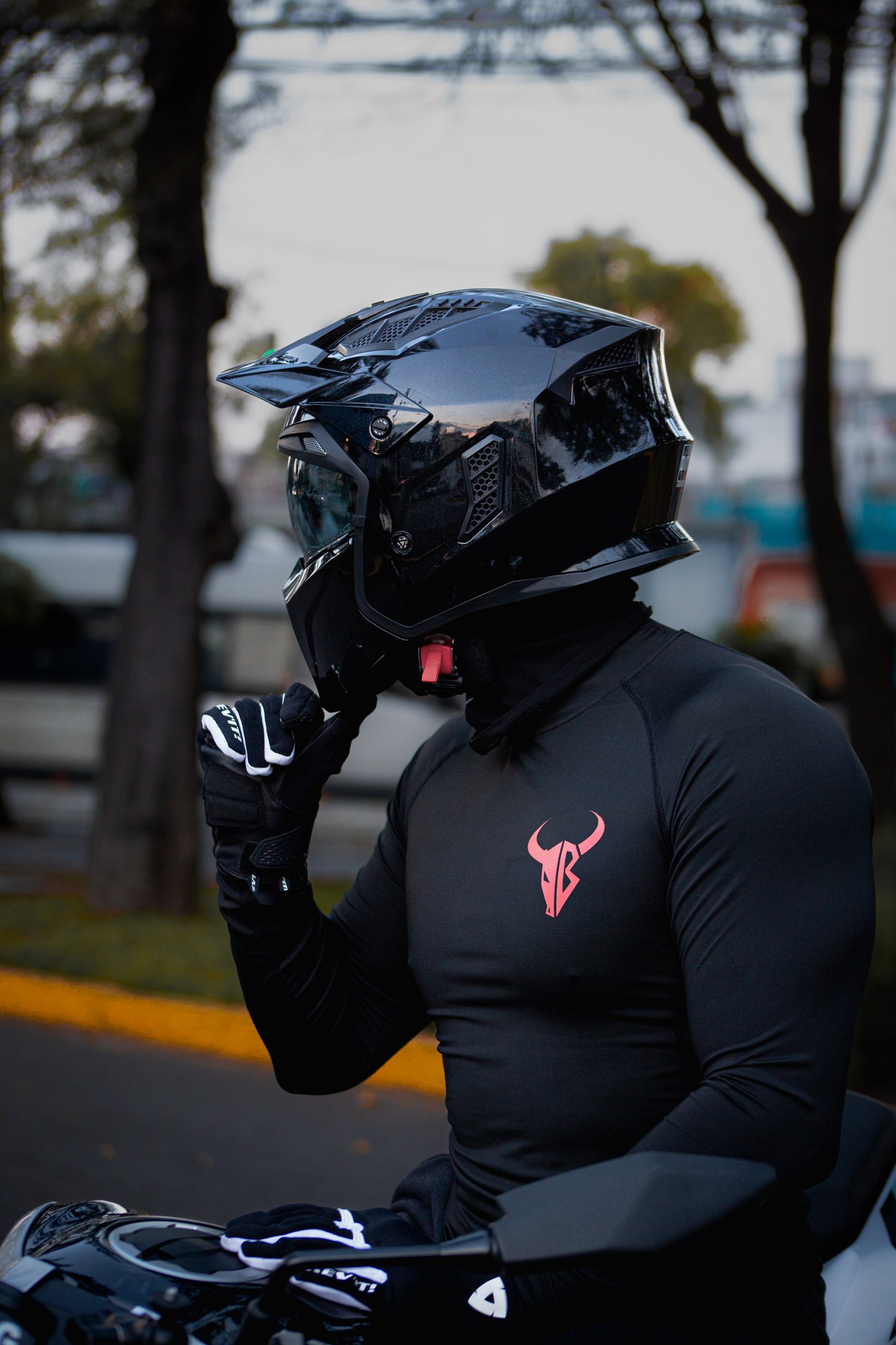 ILM-Z302 GLOSS BLACK