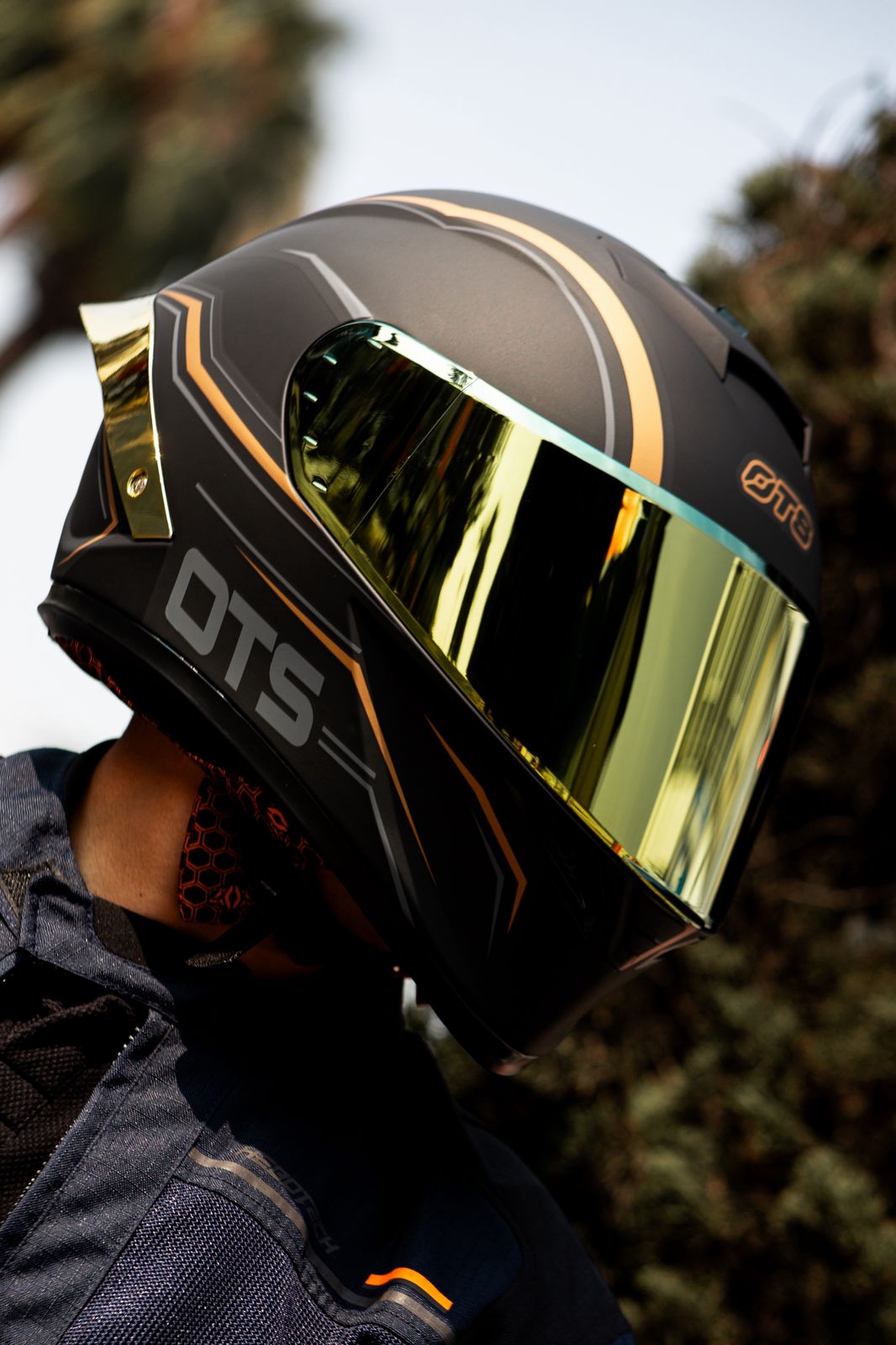 Casco HAX OTS Springer Negro Dorado
